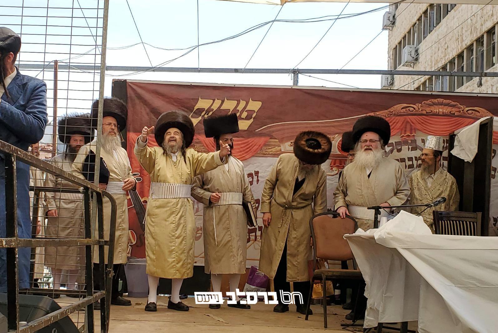 אוסף תמונות נבחרות ממראות חג הפורים בחצרות אנ"ש חסידי ברסלב • מתעדכן מידי יום