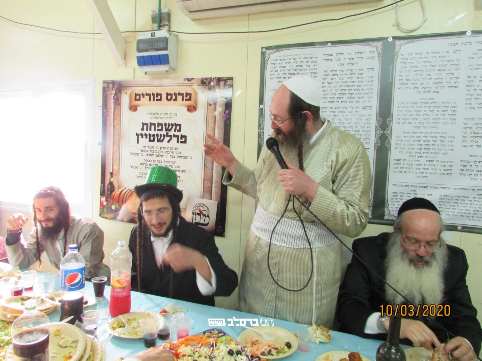 מירון: אנ"ש חסידי ברסלב במשתה היין בצל ציון הרשב"י – אתרא קדישא מירון