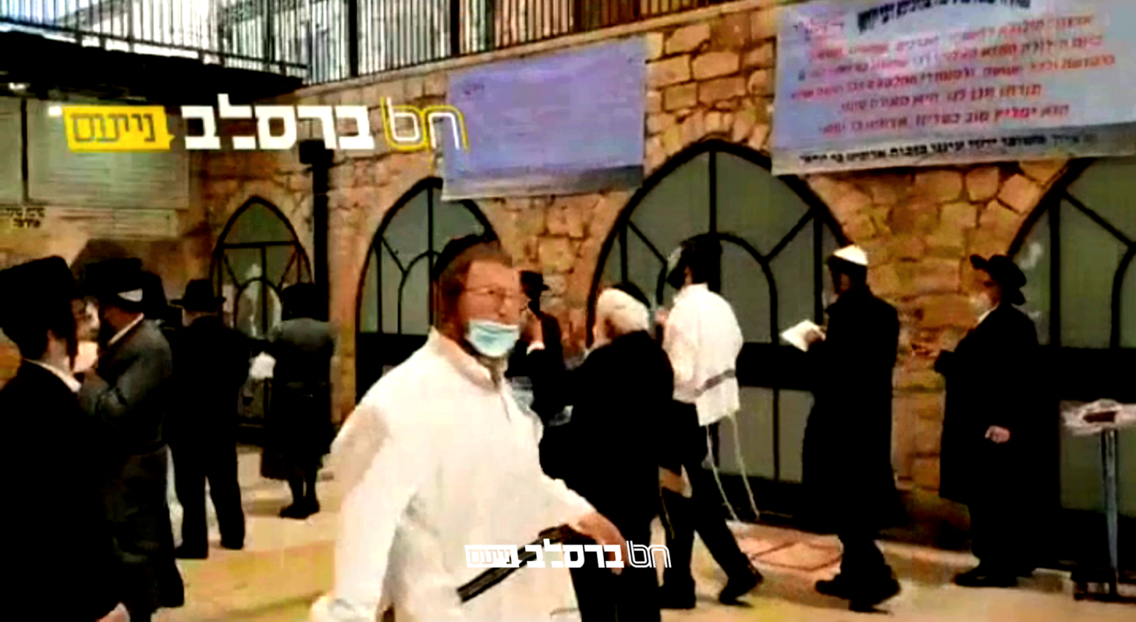 צפו • שעות אחדות לפני סגירת אתרא קדישא מירון עוד הספיקו יהודים לפקוד את ציון הרשבי