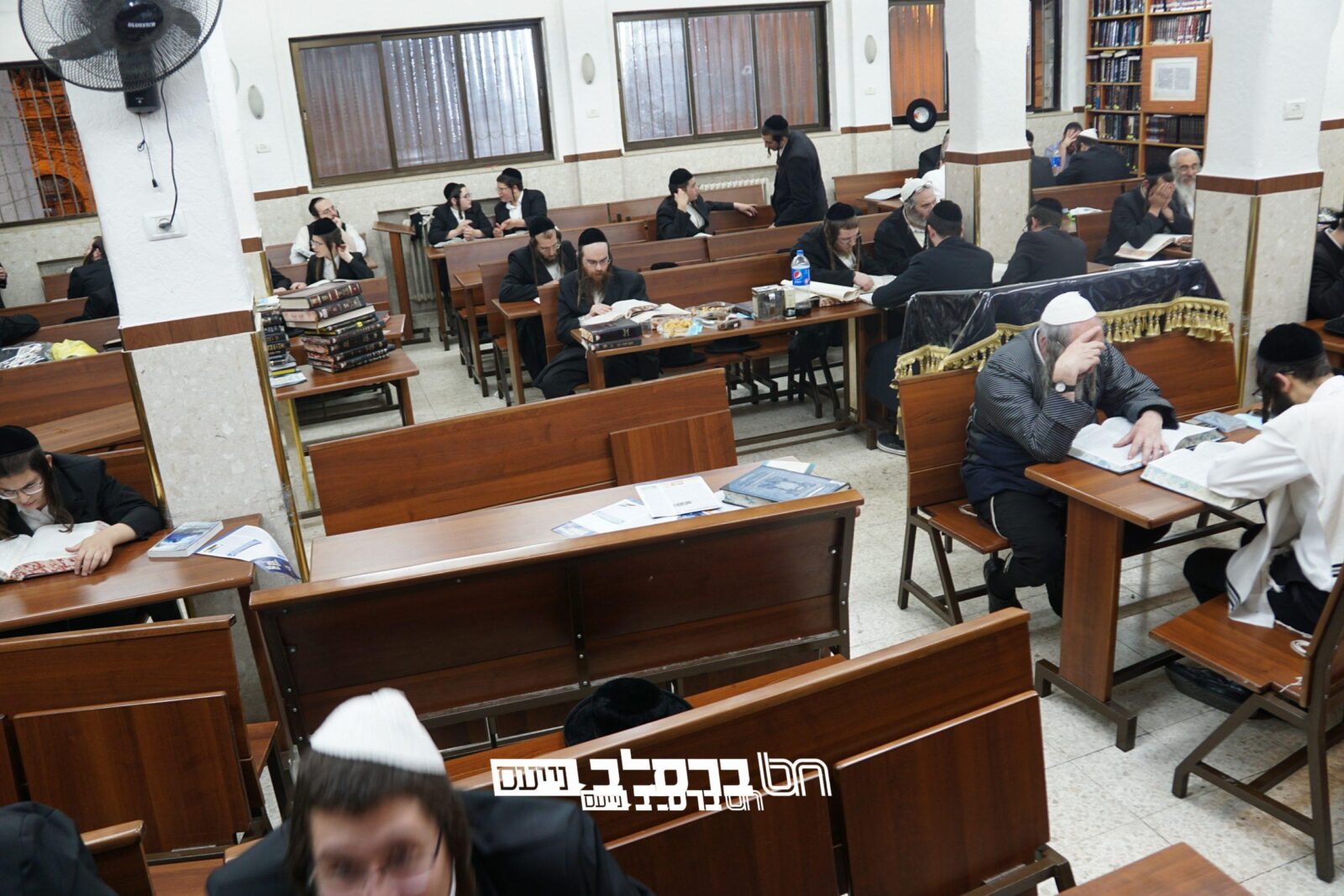 ירושלים • מפעל מרבה תורה בבית הכנסת הגדול במאה שערים במוצאי תשעה באב תש"פ