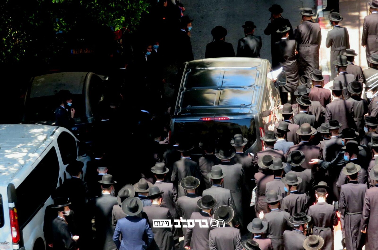 צפו • תיעוד ממסע הלויית הגה”ח רבי אברהם יצחק כרמל זצ”ל