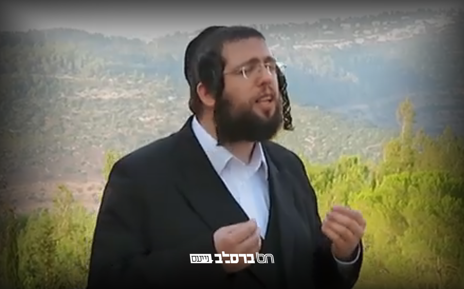 חַגִּים וּזְמַנִּים לְשָׂשׂוֹן: יואלי בריזל הי"ו במחרוזות לחג הסוכות