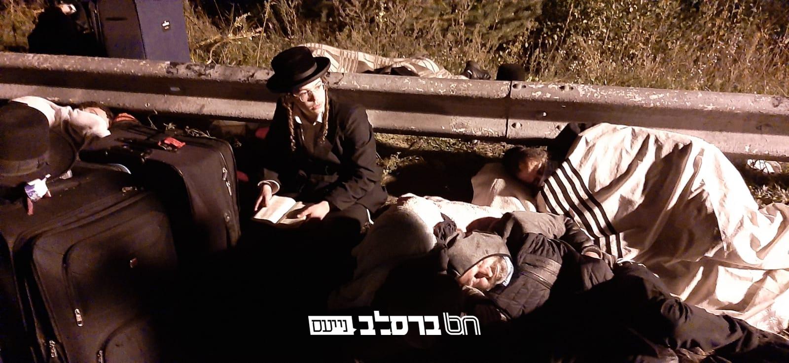 פליטי בלארוס עשו את הלילה בין המיצרים • צפו בגלריה שלא תשאיר אתכם אדישים