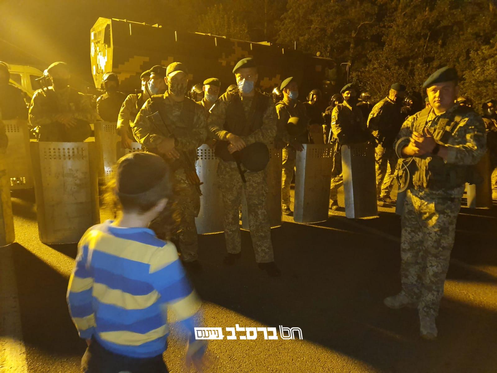 פליטי בלארוס עשו את הלילה בין המיצרים • גלריה שניה לצפייה