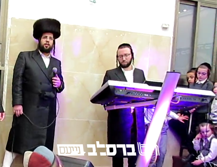 חַגִּים וּזְמַנִּים לְשָׂשׂוֹן • הזמר מאנ"ש הר"ר יואלי בריזל הי"ו במחרוזות שירים לחג הסוכות