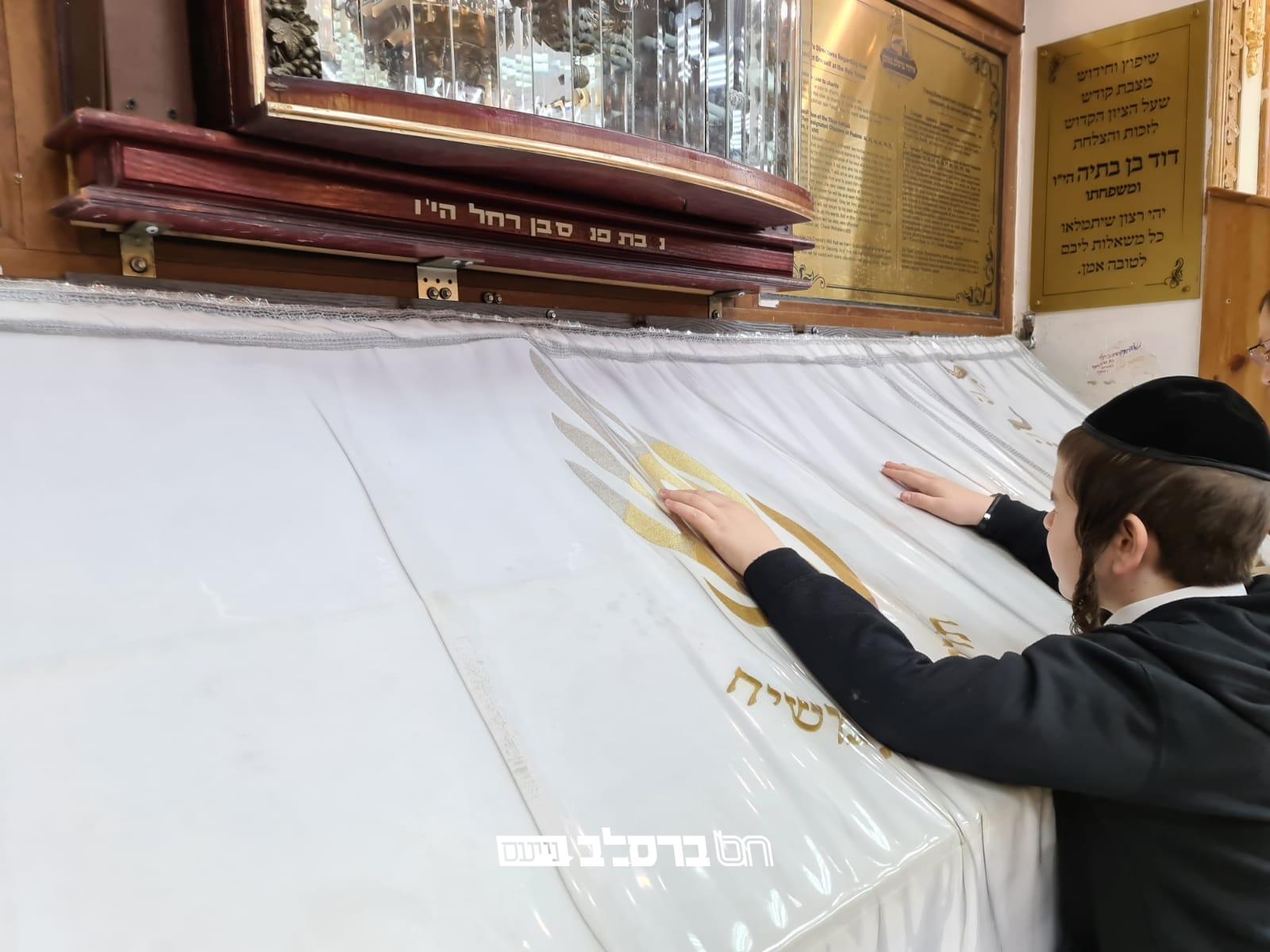 אומן • הצלם נפתלי לרר עם תיעוד מיוחד מציון רבינו הקדוש רבי נחמן מברסלב זיע"א • צפו