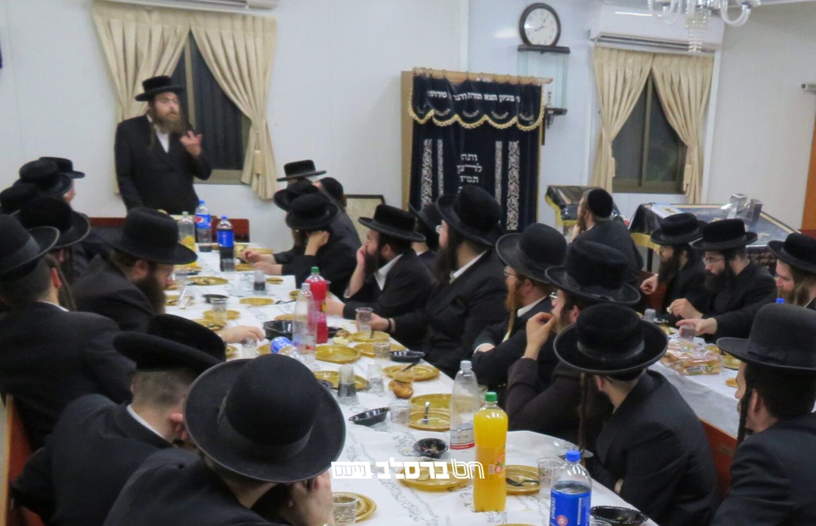 דף היומי • מעמד סיום מסכת עירובין והתחלת מסכת פסחים בבית הכנסת ברסלב שכונת קנה בושם