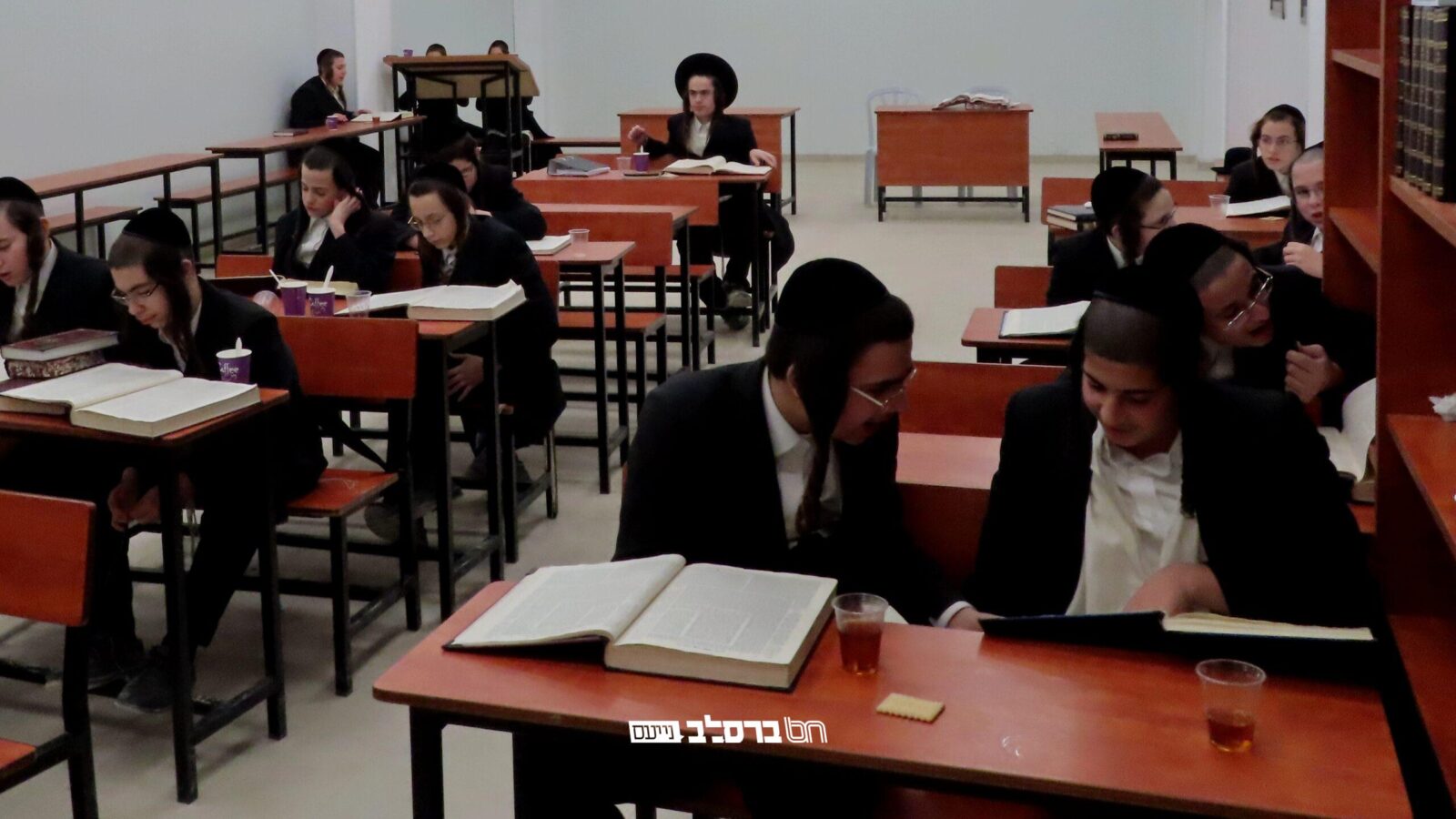 צפו בלילה שכולו עמל התורה ע"י תלמידי ישיבה קטנה ברסלב בית שמש • מדהים ומרגש