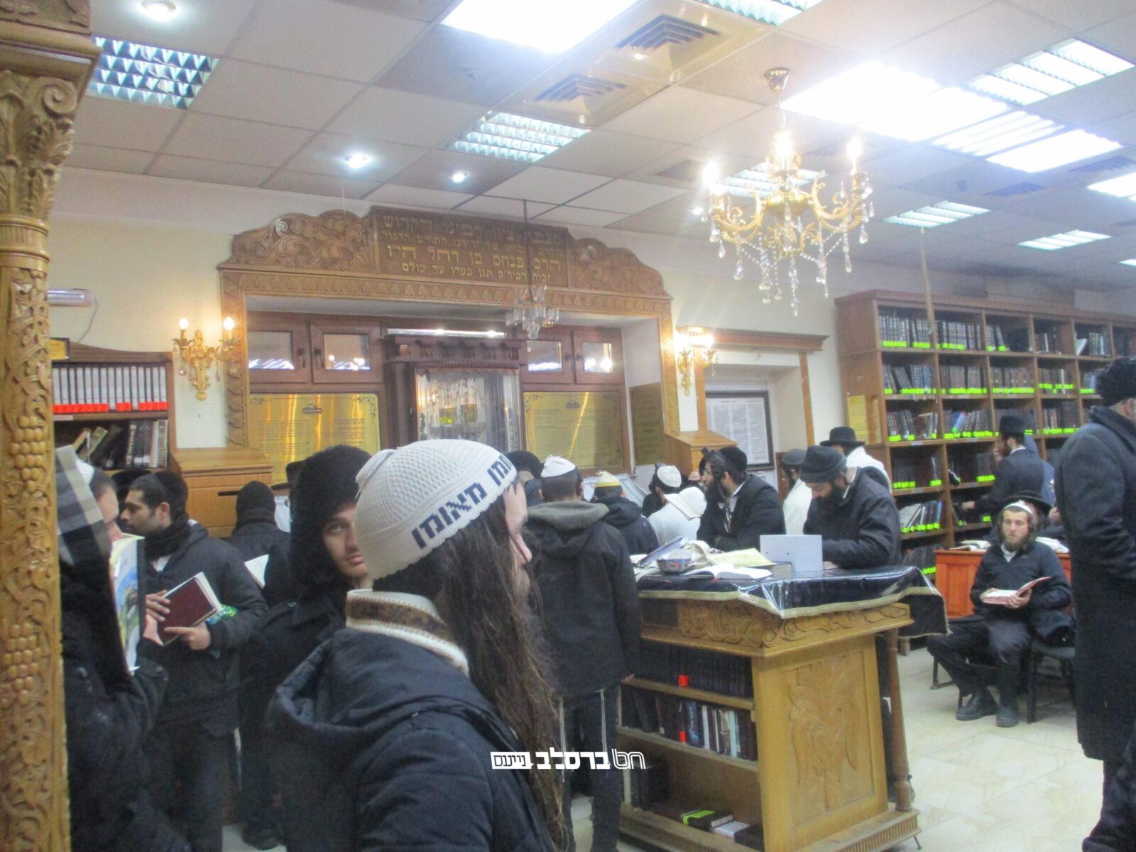 אומן • צפו בהמונים מאנשי שלומינו הפוקדים את ציון רבינו הקדוש באומן בימי החנוכה