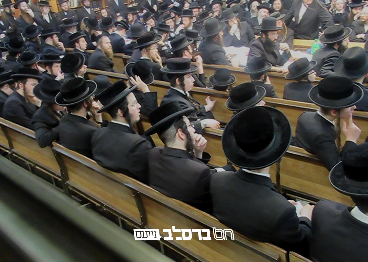 קרן אור • סיום ספרי ברסלב בחבורות הבחורים של 'קהילת חסידי ברסלב'