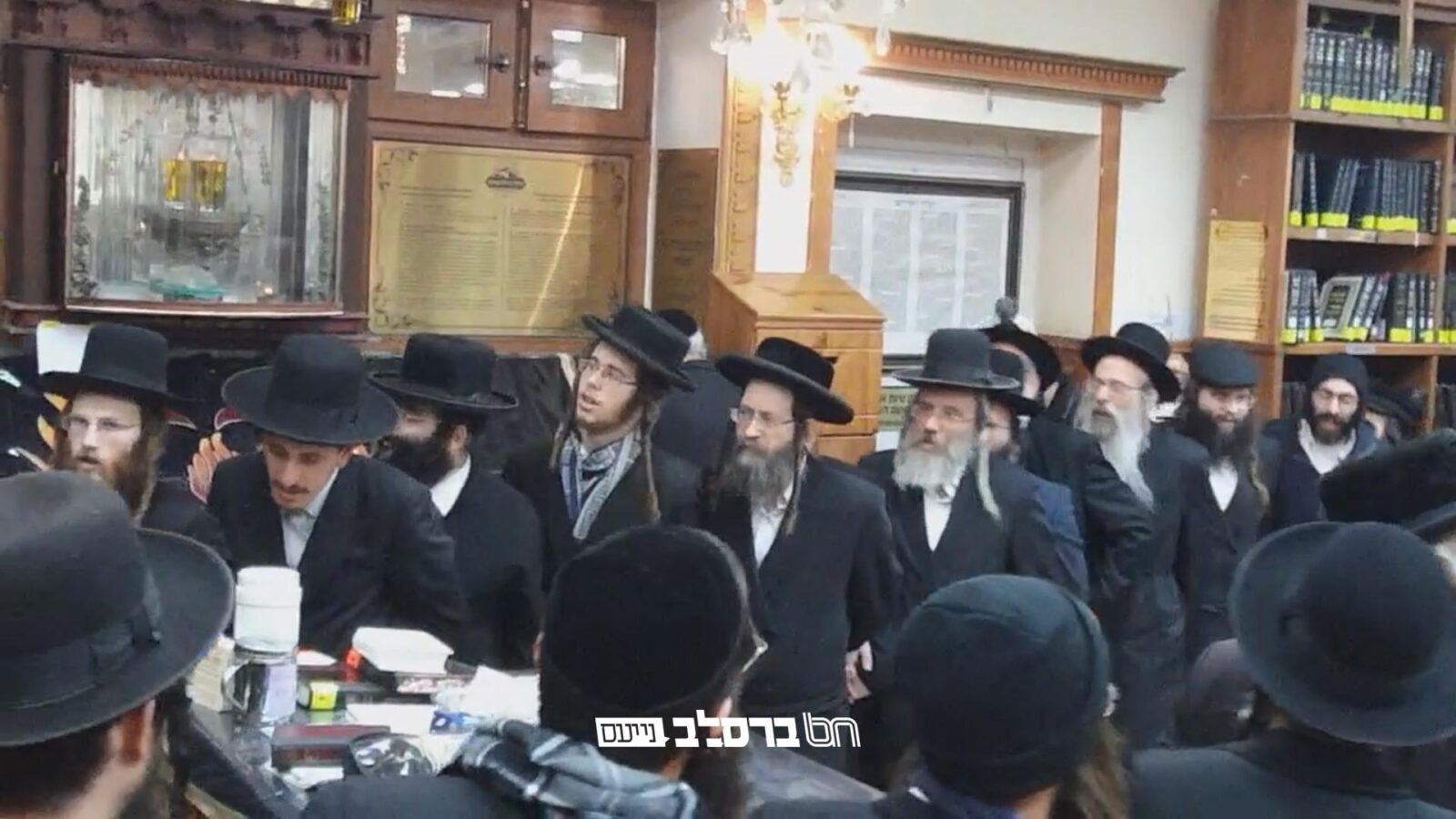 ציון רבינו: ריקודי ראש חודש בהיכל ציון רבינו הקדוש באומן • צפו