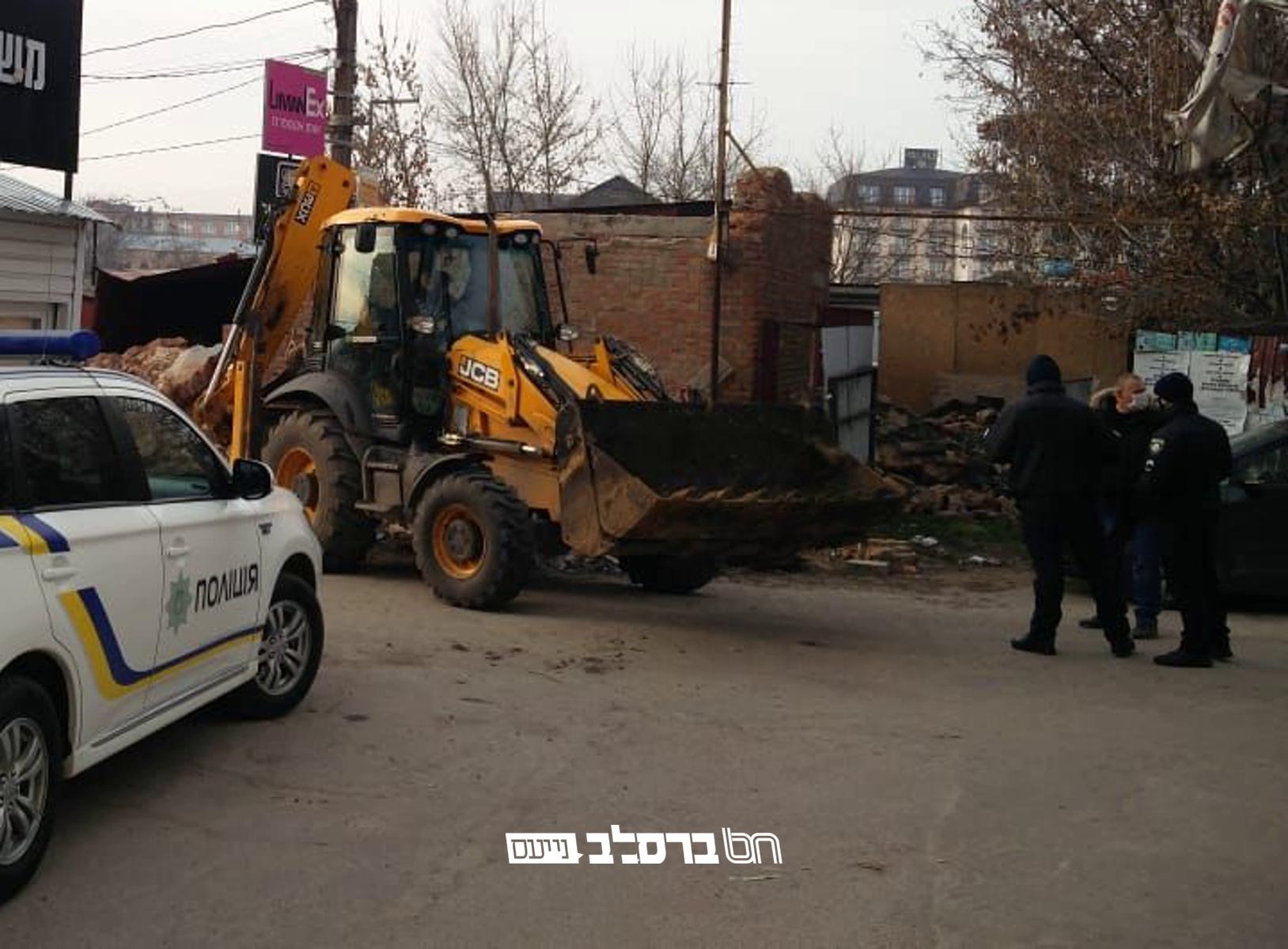 אומן: חילול בית החיים וניסיון בניית מלון רחב המימדים • כל הפרטים
