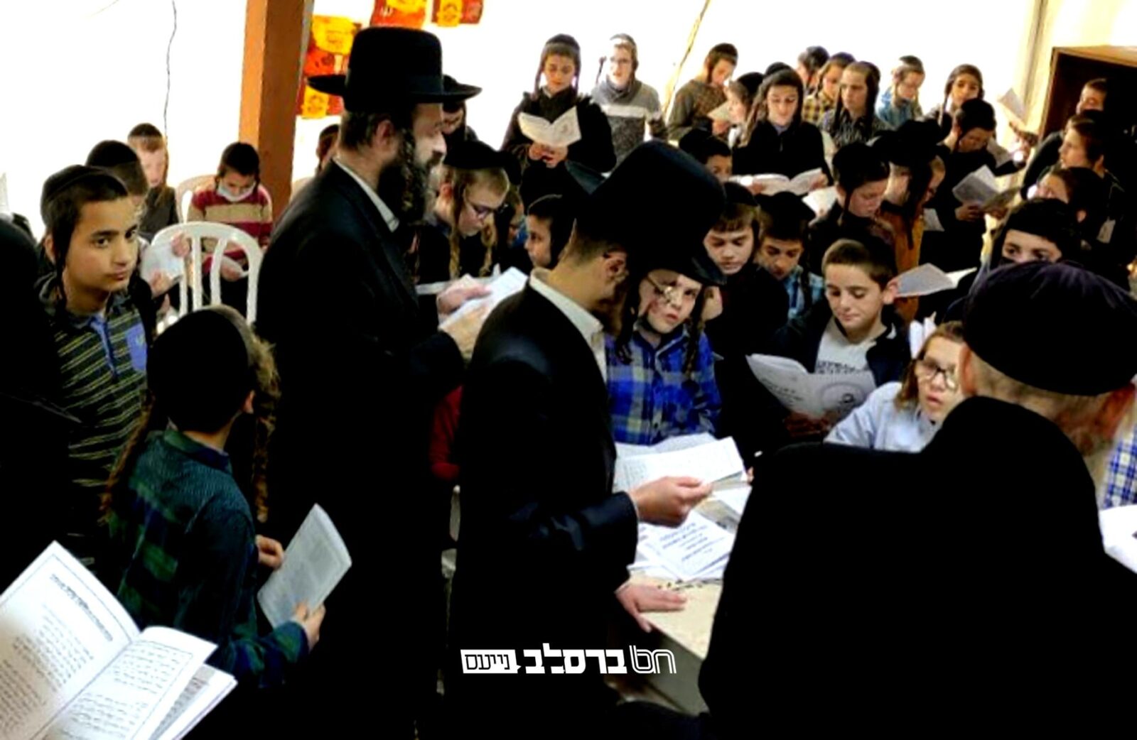 עליה על קברו • אנשי שלומנו עלו לפקוד את קברו של הגה"ח רבי אלעזר קניג זצ"ל ביום ההילולא כ"ג טבת