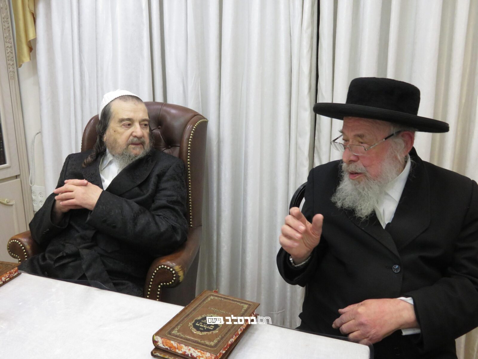 לקראת הנסיעה הגדולה: זקני אנ"ש בליקוט הנהגות לקיבוץ | ↓