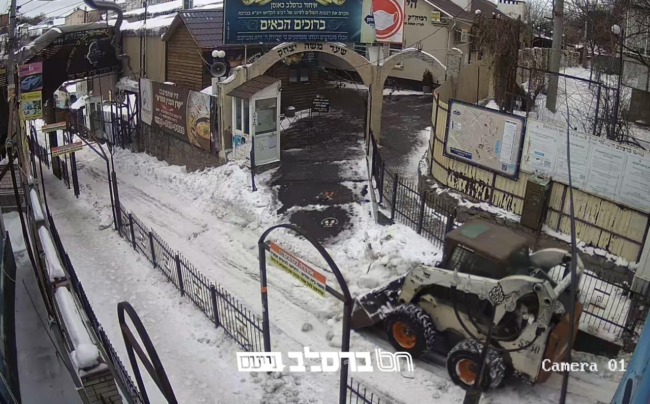 אומן • איחוד ברסלב מפנים דרכי גישה בימי השלגים הקשים