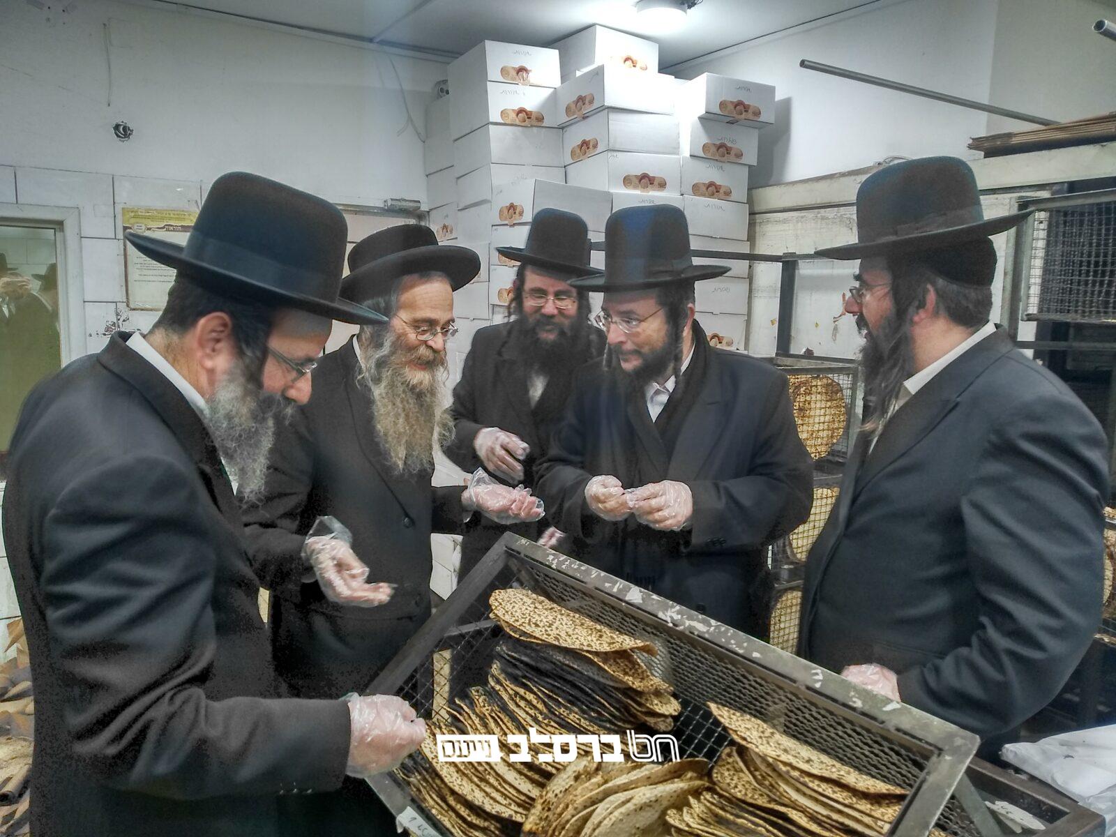 קִמְחָא דְּפִסְחָא • קופת החסד בית שמש באפיית מצות