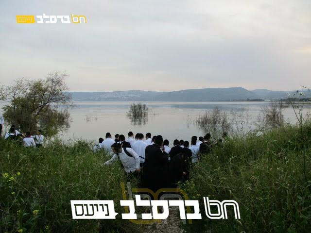 קִבְרֵי צַדִּיקִים • ישיבה לצעירים 'אהבת משה במסע לתפילה והודאה