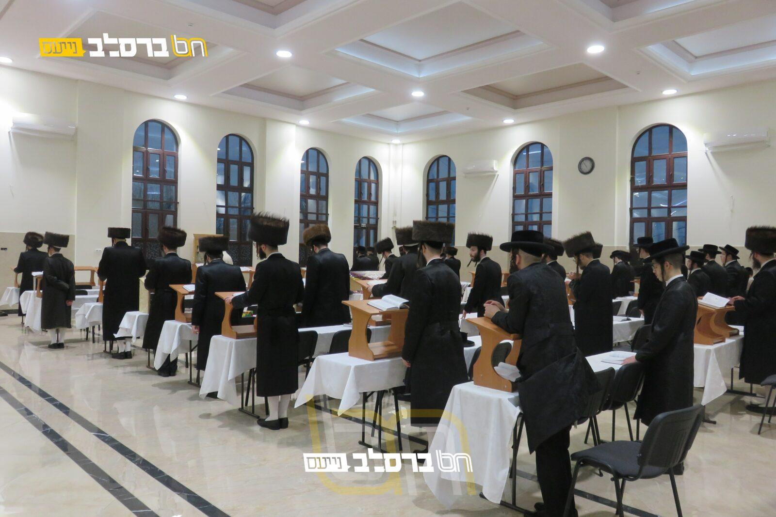 אומן • ראש חודש ניסן בחבורת 'נחלי דעת' באומן