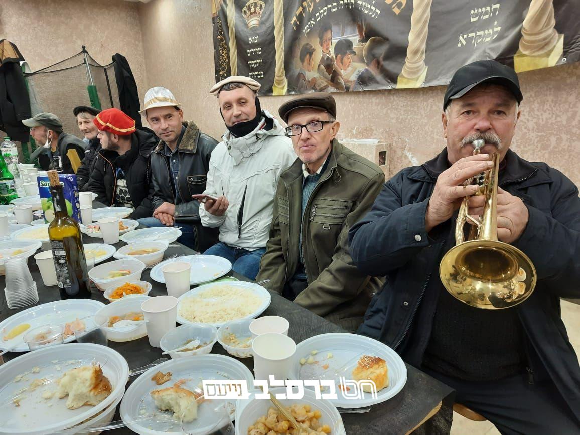 אומן • צפו בקידוש השם וקירוב רחוקים בשמחת חג הפורים בעיר אומן