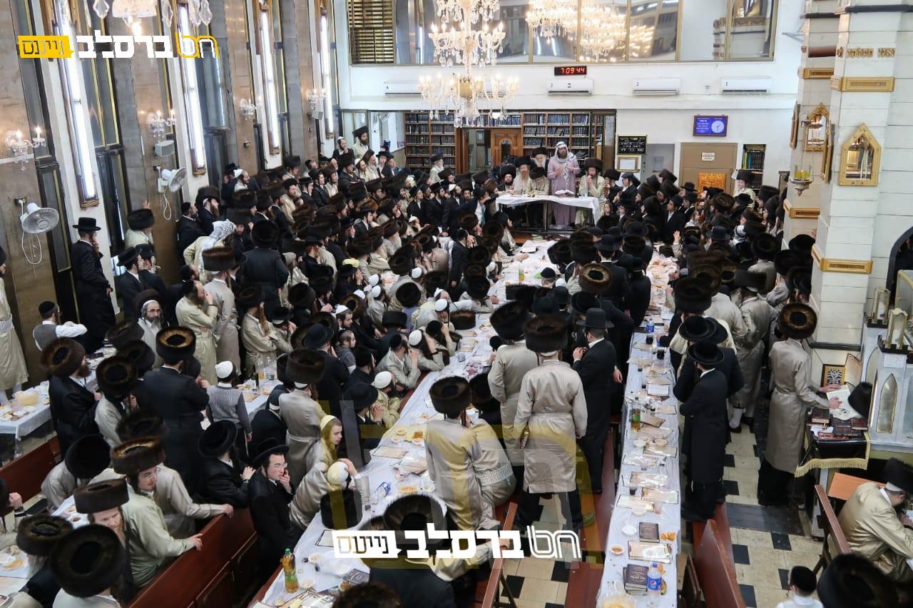 ירושלים • משתה היין בבית הכנסת הגדול שבירושלים ה'שול'