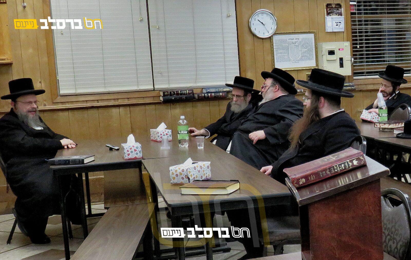 מאנסי • חבורה עם ר"א ירבלם בבית הכנסת 'ברכת הנחל'