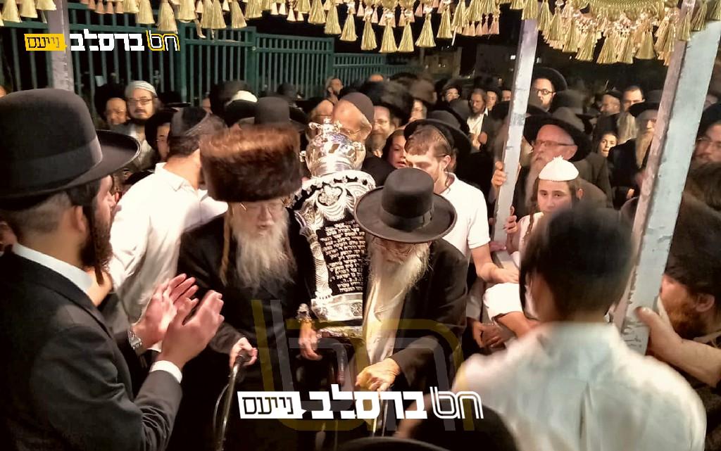 כָבוֹד לַתּוֹרָה • כתיבת אותיות והכנסת ספר תורה לבית הכנסת ברסלב 'פאר הנצח' צפת