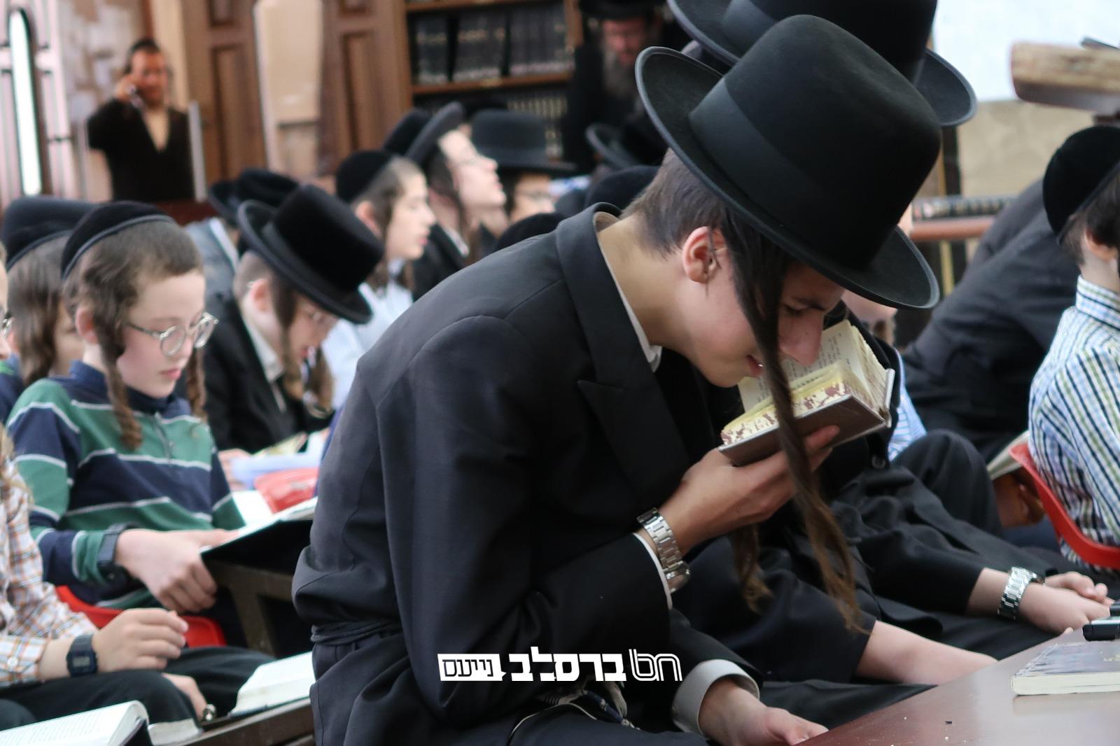 שבת חזון: ר' מנחם והר"ר שמחה כיצד מסתדרים האבלות עם הנחמה ||| מאמר |↓