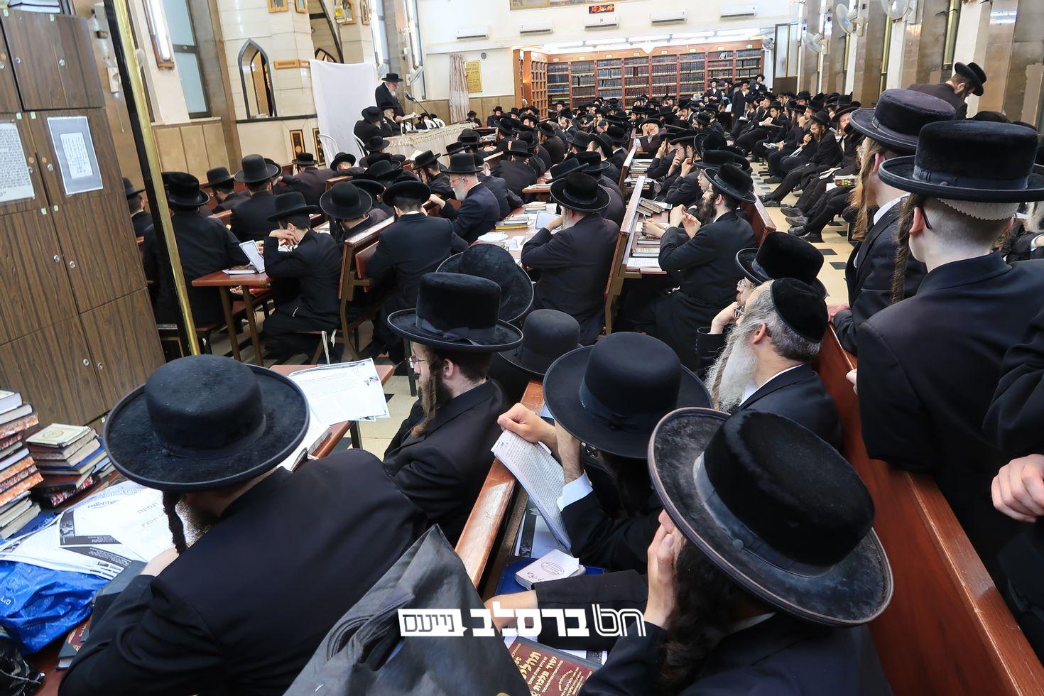 קיבוץ תשפ"ב • יום התפילה העולמי ב'שוהל' בראשות הרבנים זקני אנ"ש