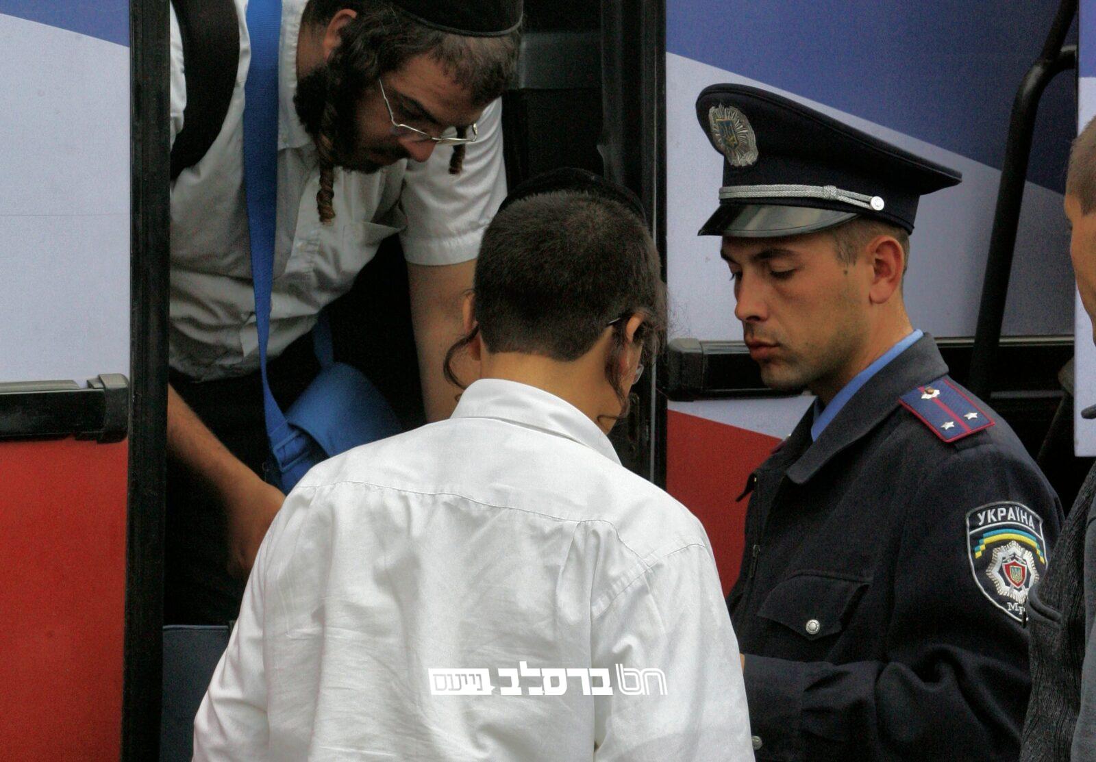 אוקראינה • 'דוח קורונה' על מסכה שלא מכסה את האף