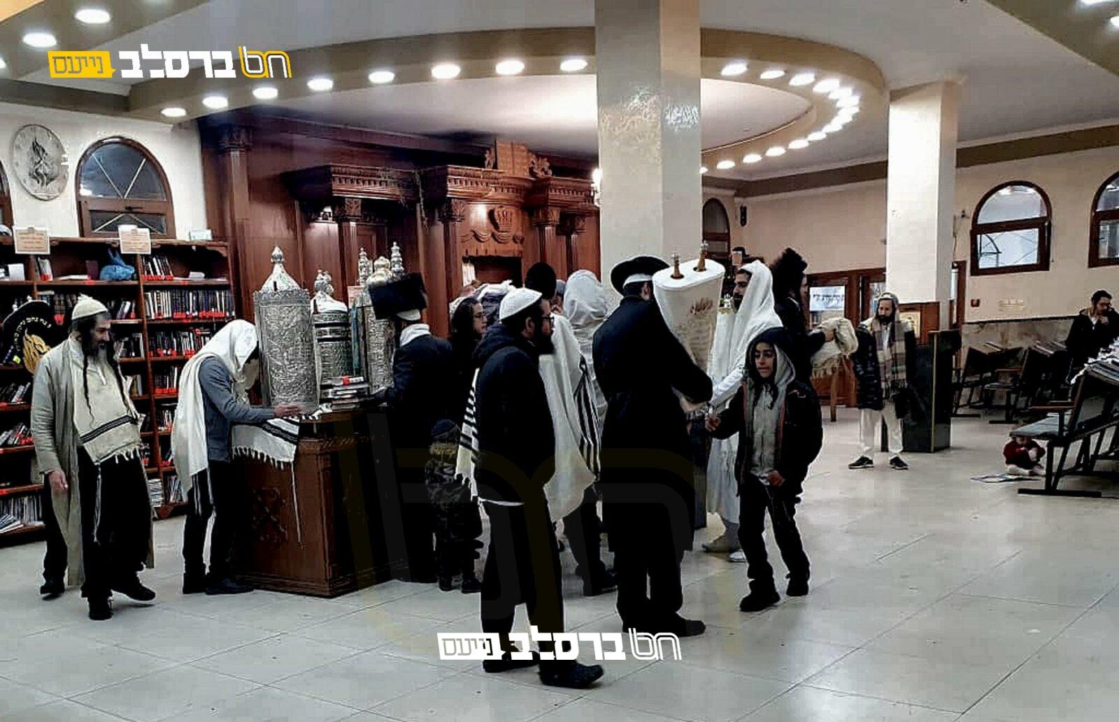אומן • הקפות שניות במוצאי יו"ט שני של גלויות בהיכל ציון רבינו הקדוש