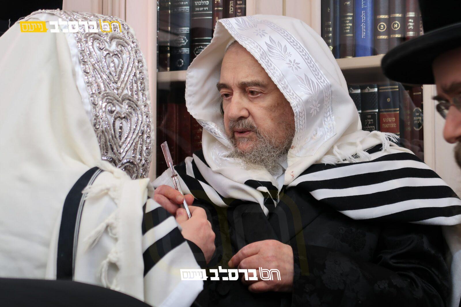 בֶּן שְׁמוֹנַת יָמִים • ברית לנכד האדמו"ר מבערגסאז במעונו של הגרי"מ שכטער