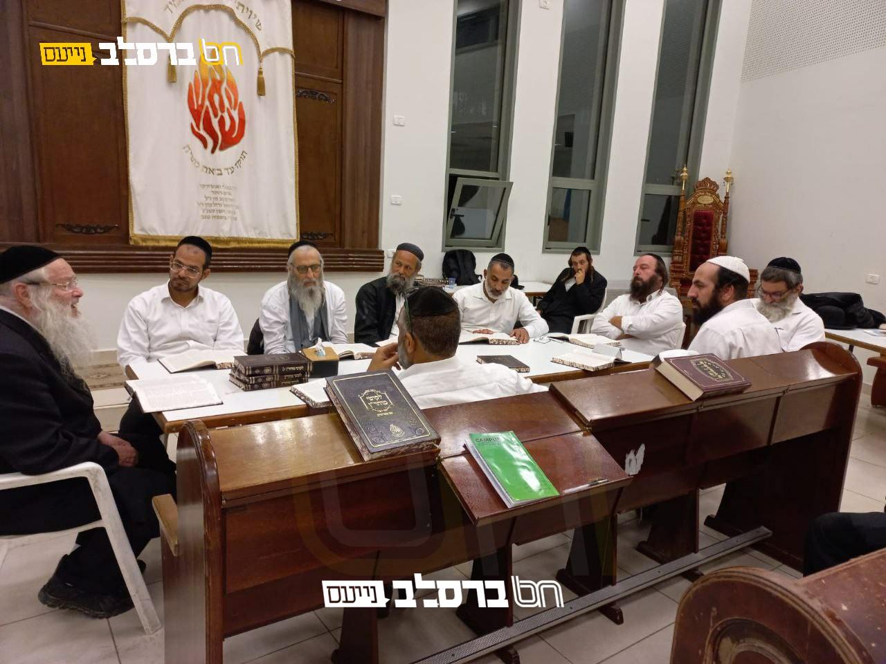 חריש • הגר"ש טייכנר בשיעור לבני הקהילה