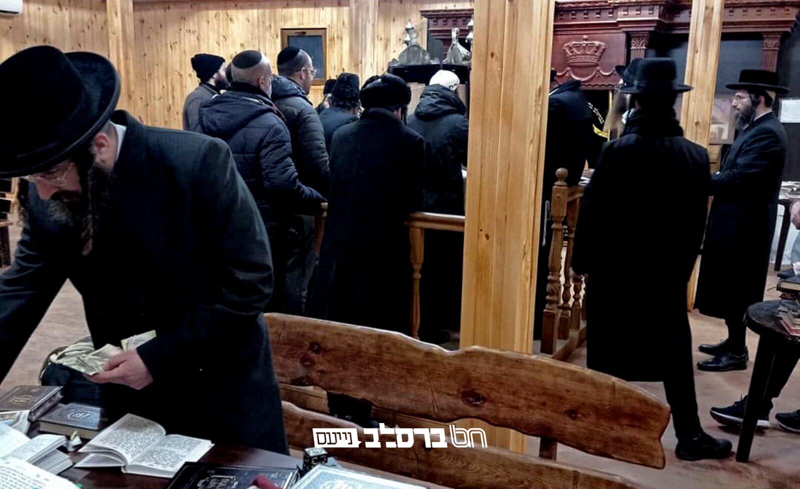 עיירת ברסלב • מאות עלו לפקוד את ציון מוהרנ"ת