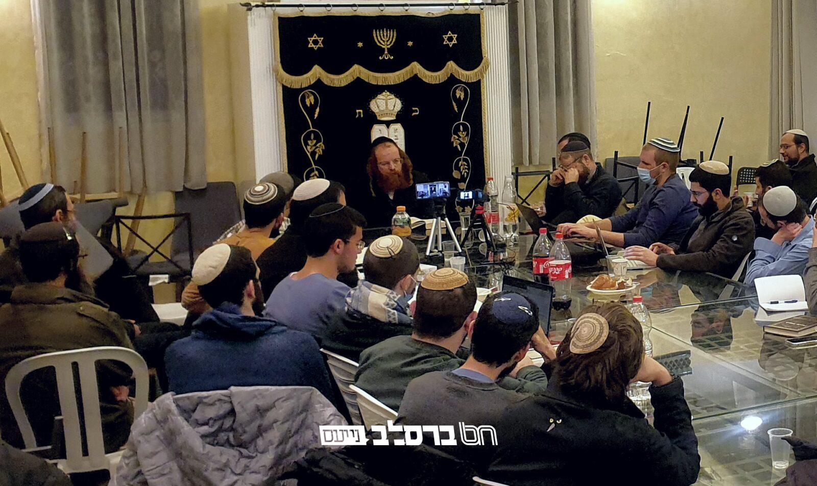 תל אביב • שיעור מפי הרב יו"ט חשין | צפו