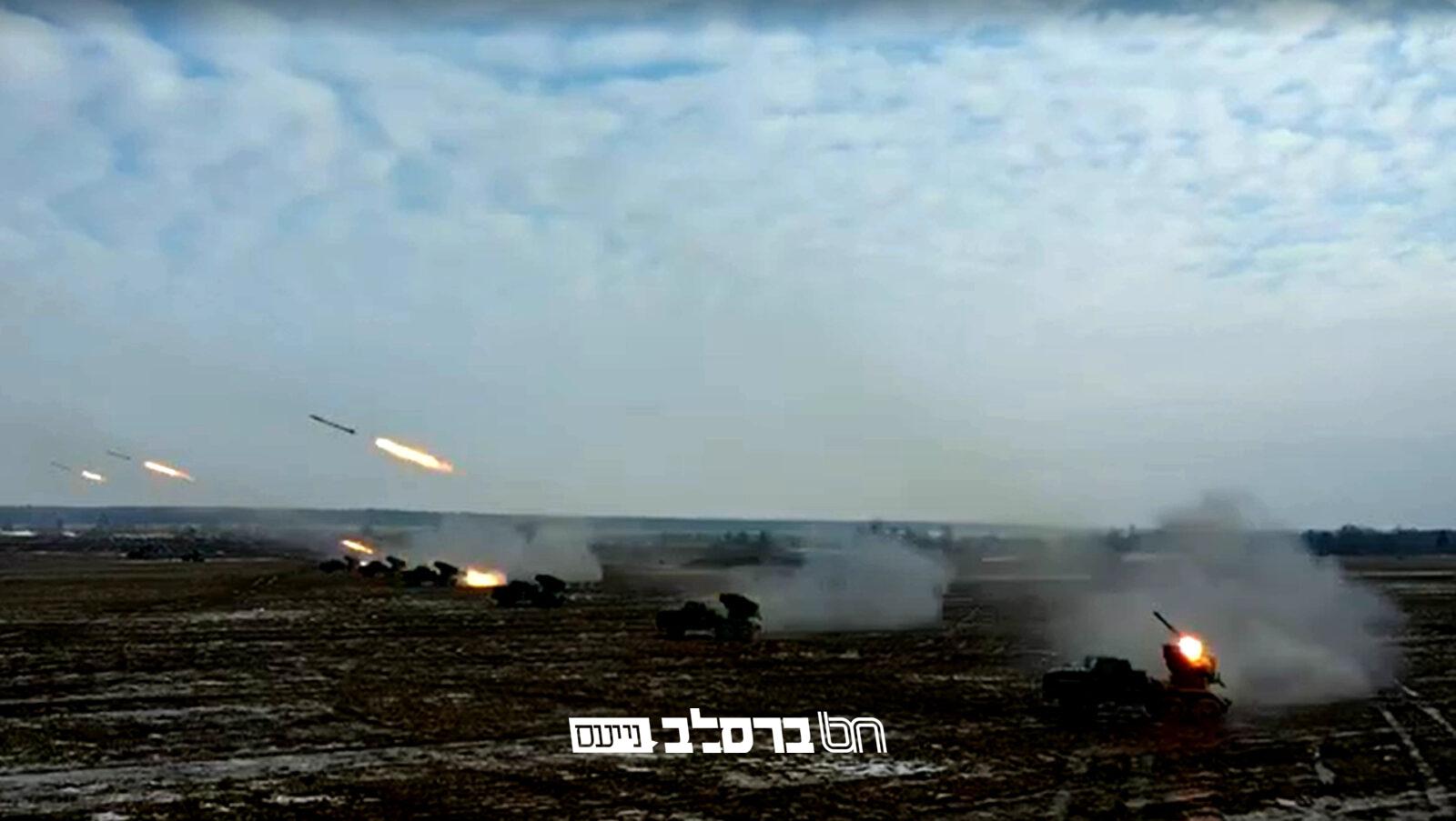 בצל המלחמה: חיל כבד ביבשה ובים | גלריה נרחבת