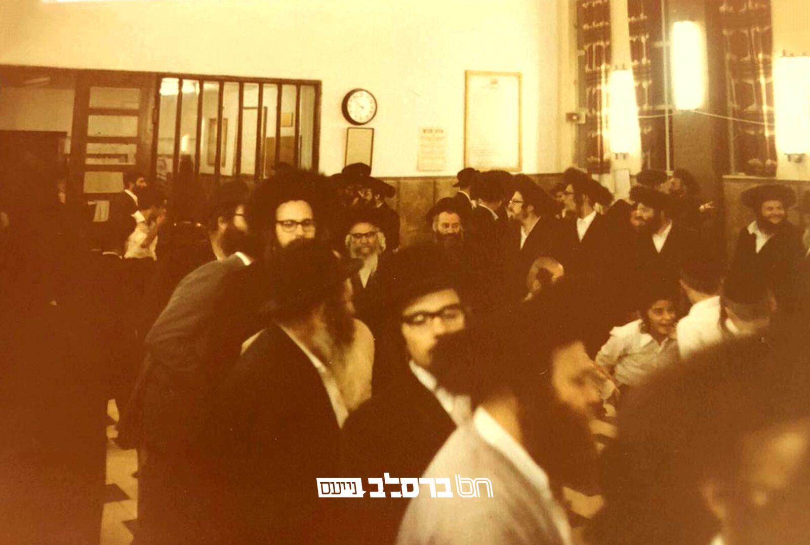 'ריקודין והמחאת כף' • תיאור מרטיט של חסיד ברסלב במלחמה