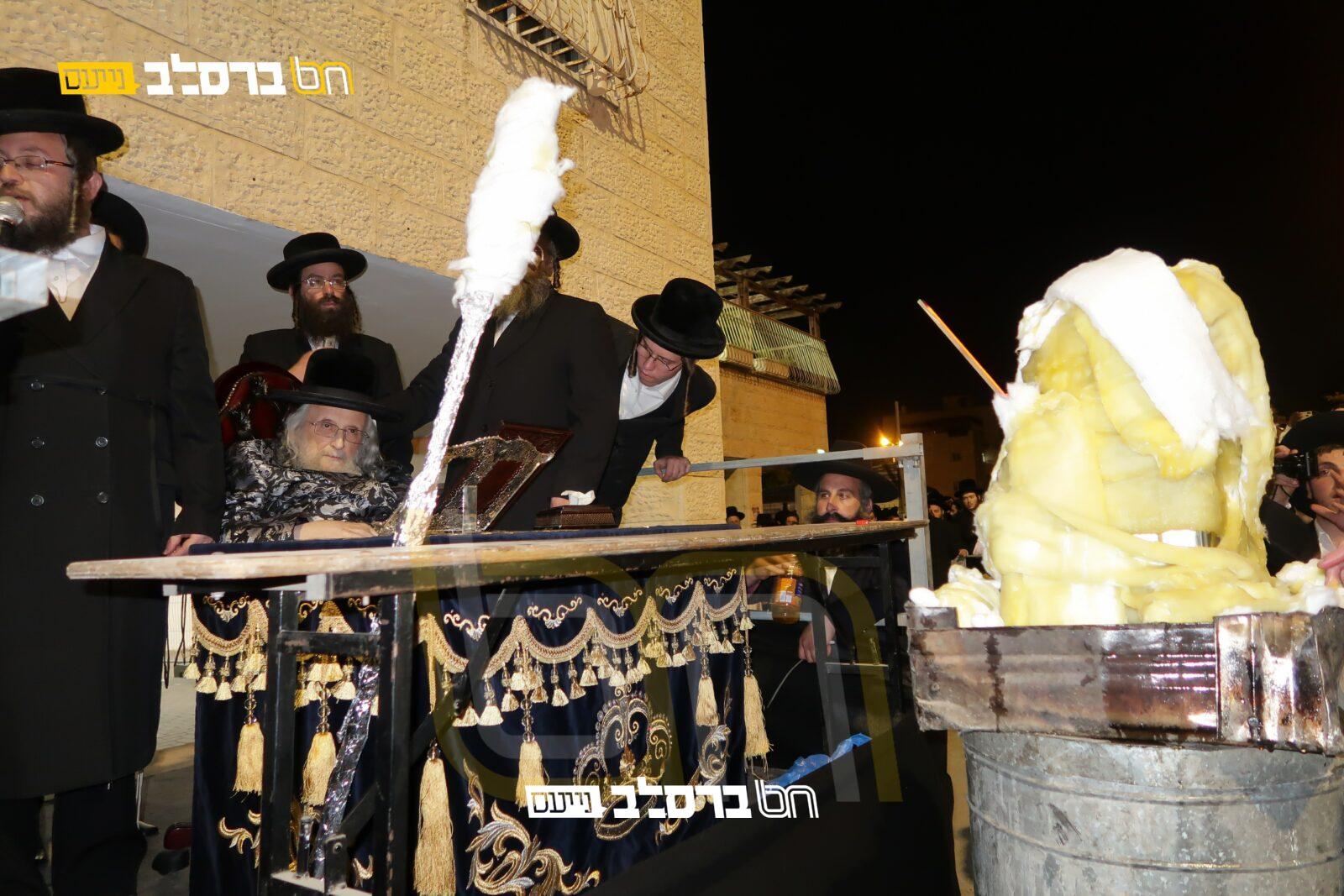 לפני ההדלקה: גאב"ד ירושלים בתפילת הגרי"מ שכטער | צפו