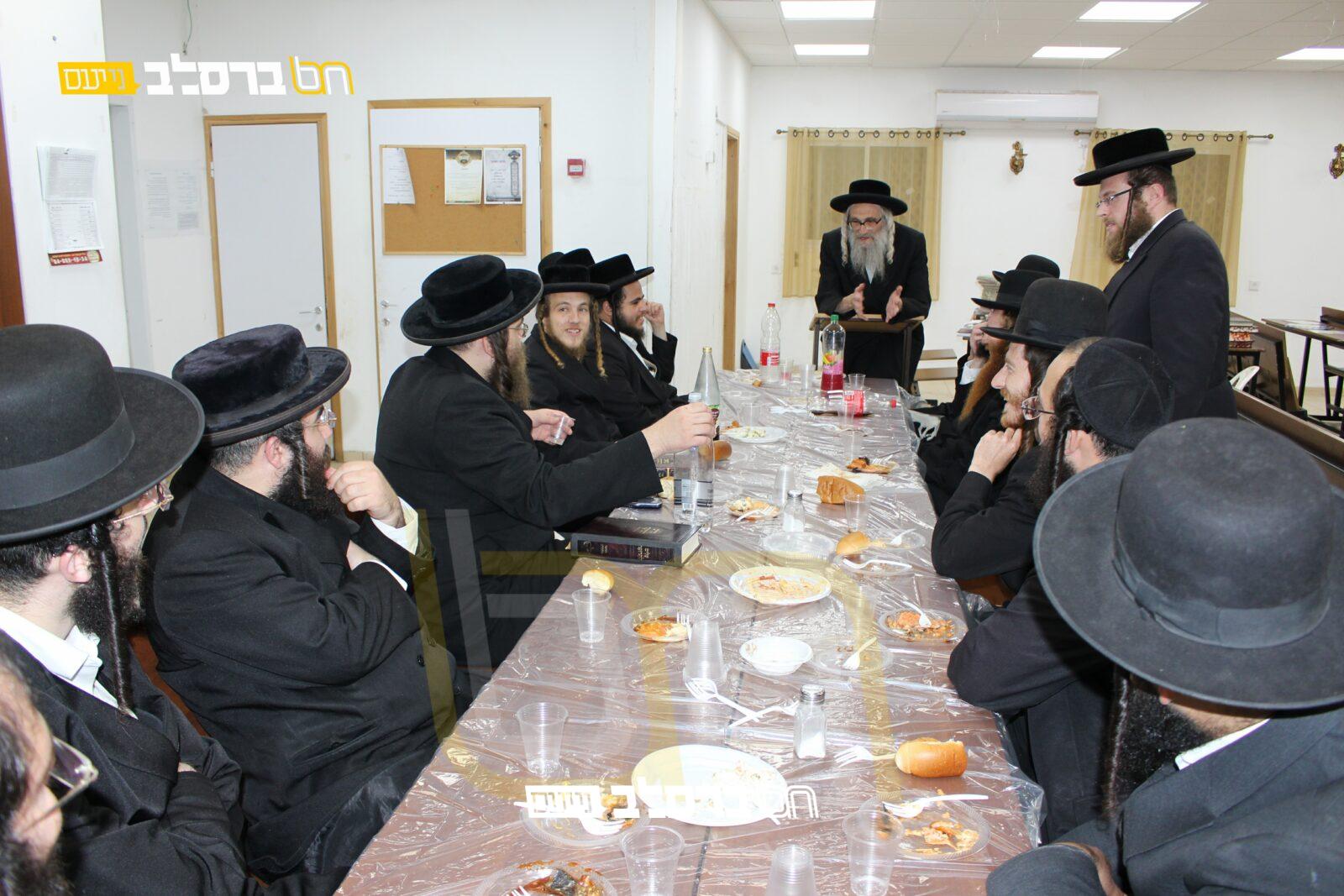 הר יונה • סעודת ר"ח עם משפעי אנ"ש