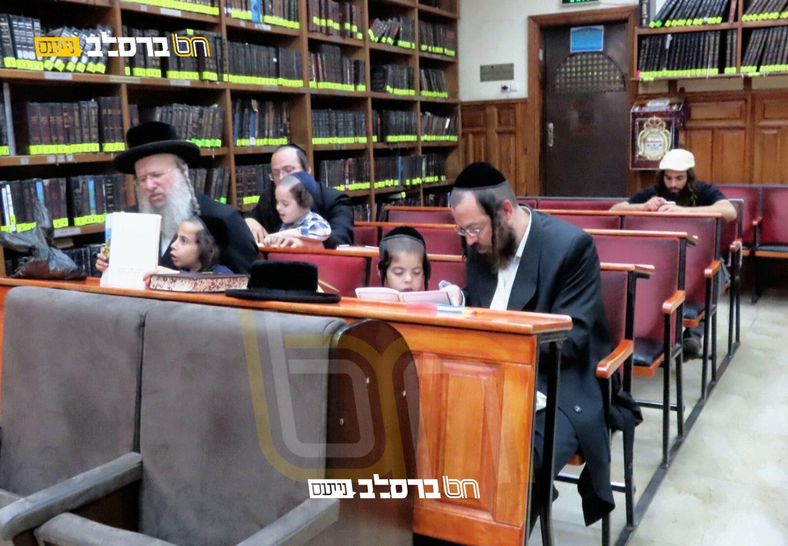 "נָקִי מִן הַחֵטְא" • קבוצה של אבות ובנים באומן | צפו