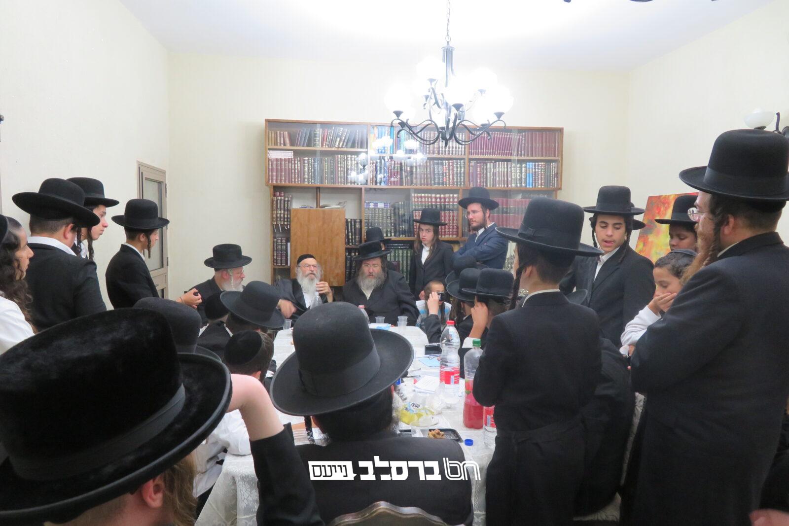 אהבת משה • תלמידי מכינה לישיבה במסע לקברי צדיקים | צפו