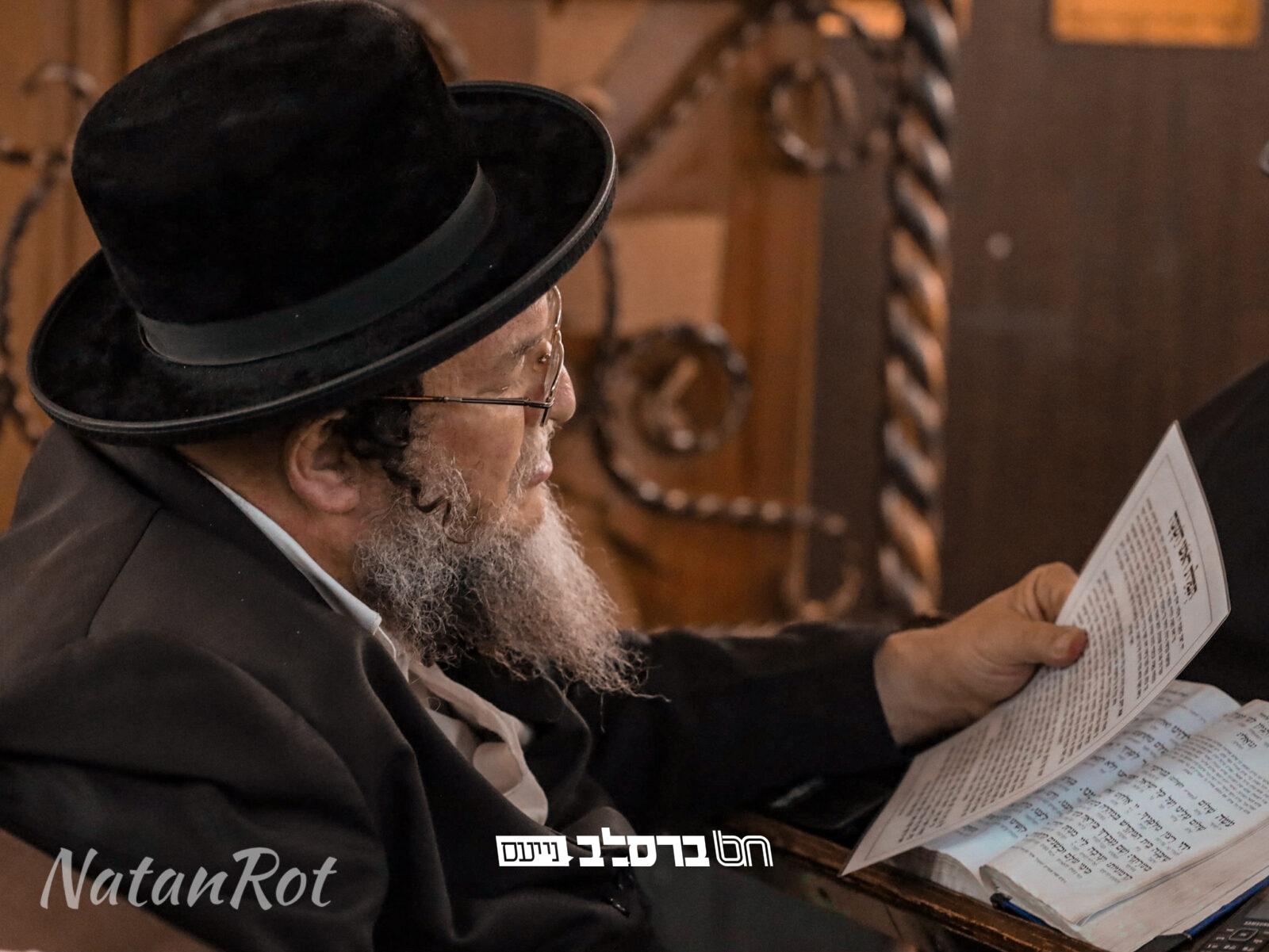 אומן • מידי יום מעמד תפילה לקיים הקיבוץ