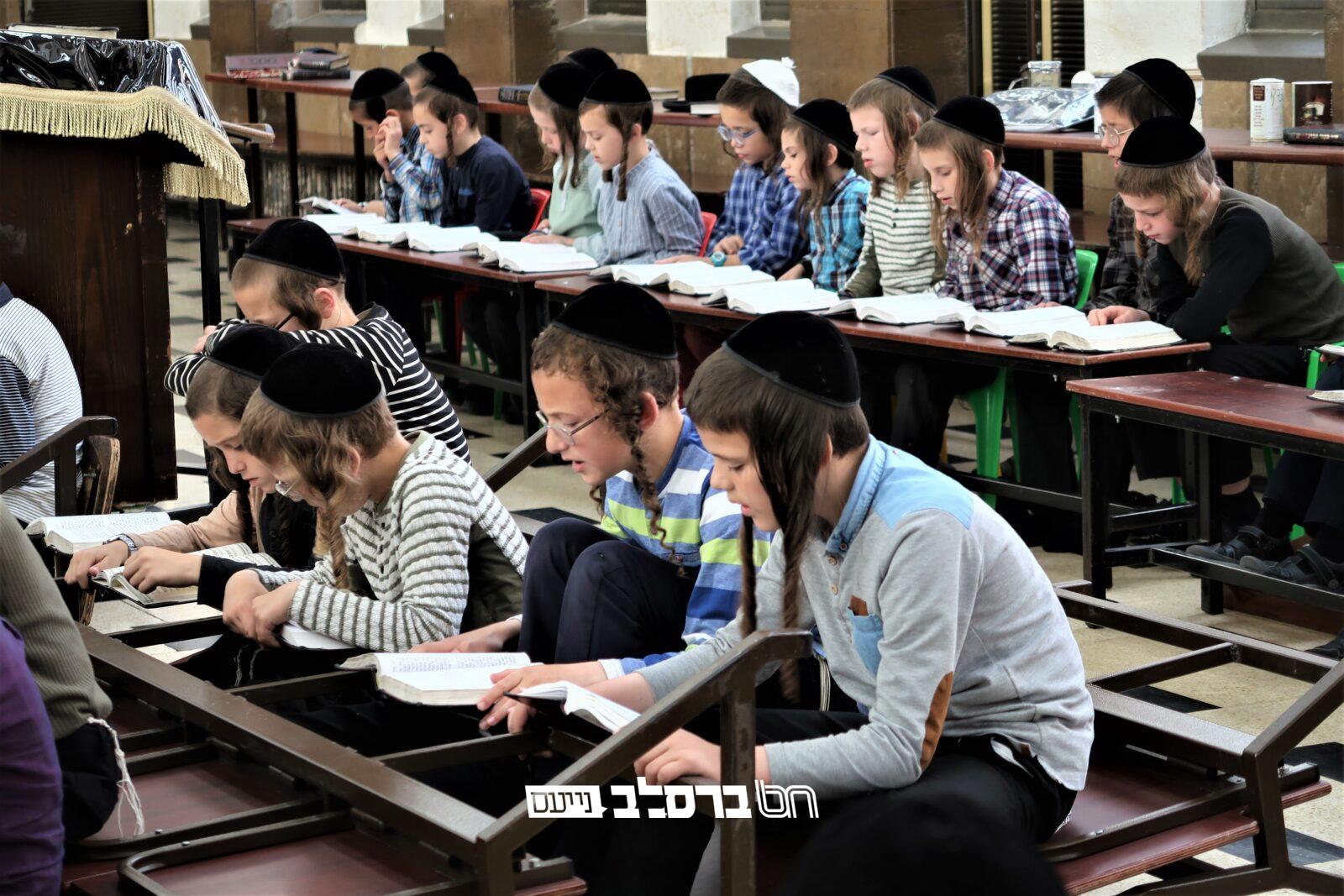 ילדי תלמוד תורה ברסלב ירושלים בתיקון חצות |◄