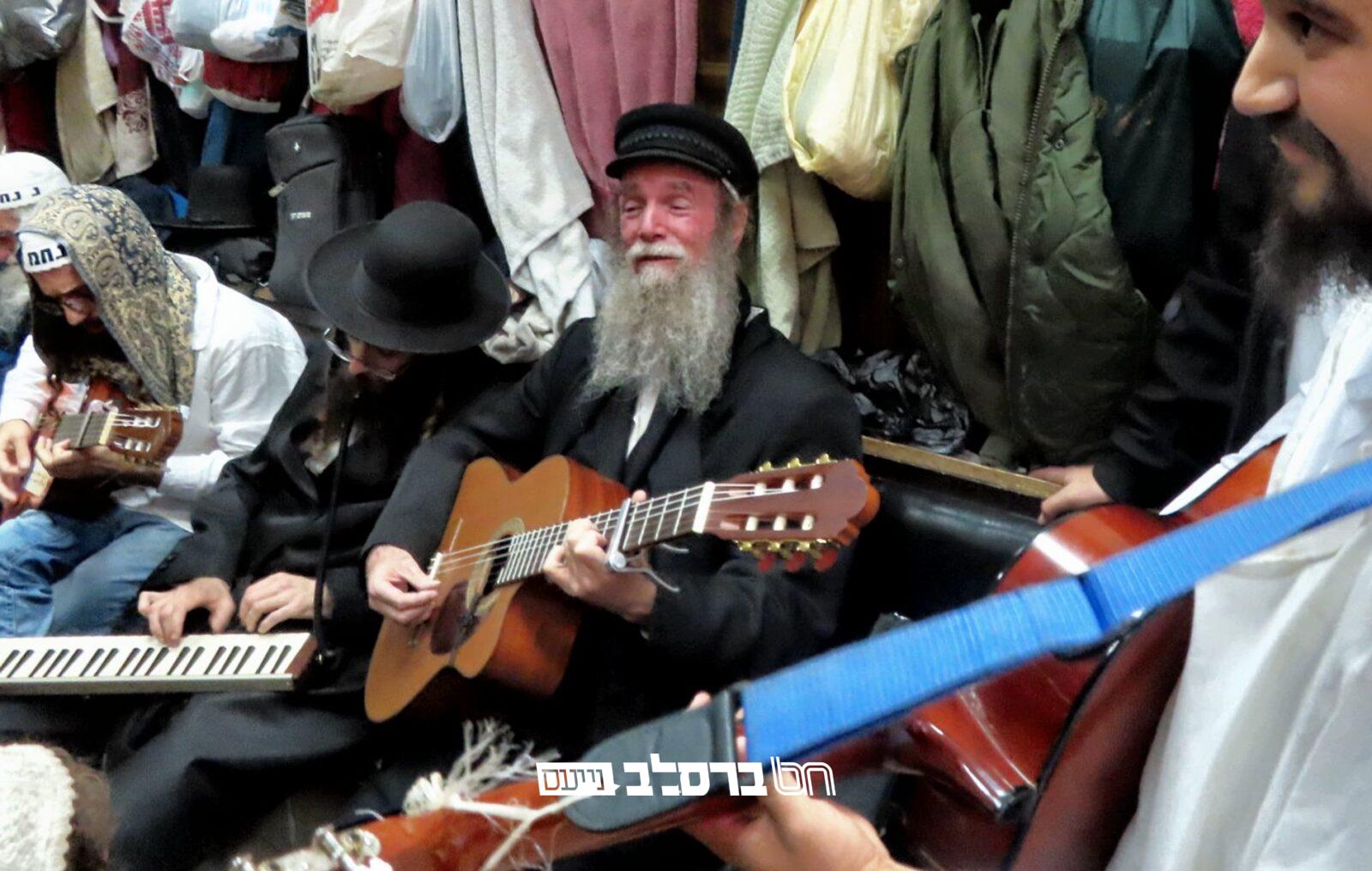 אומן • הרב ישראל דגן בשירה בציון | צפו