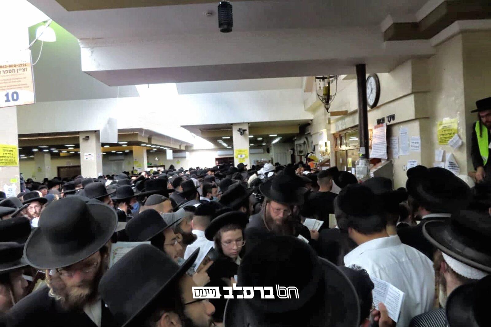קיבוץ תשפ"ד • זמני סגירת ה'עזרת נשים' באומן