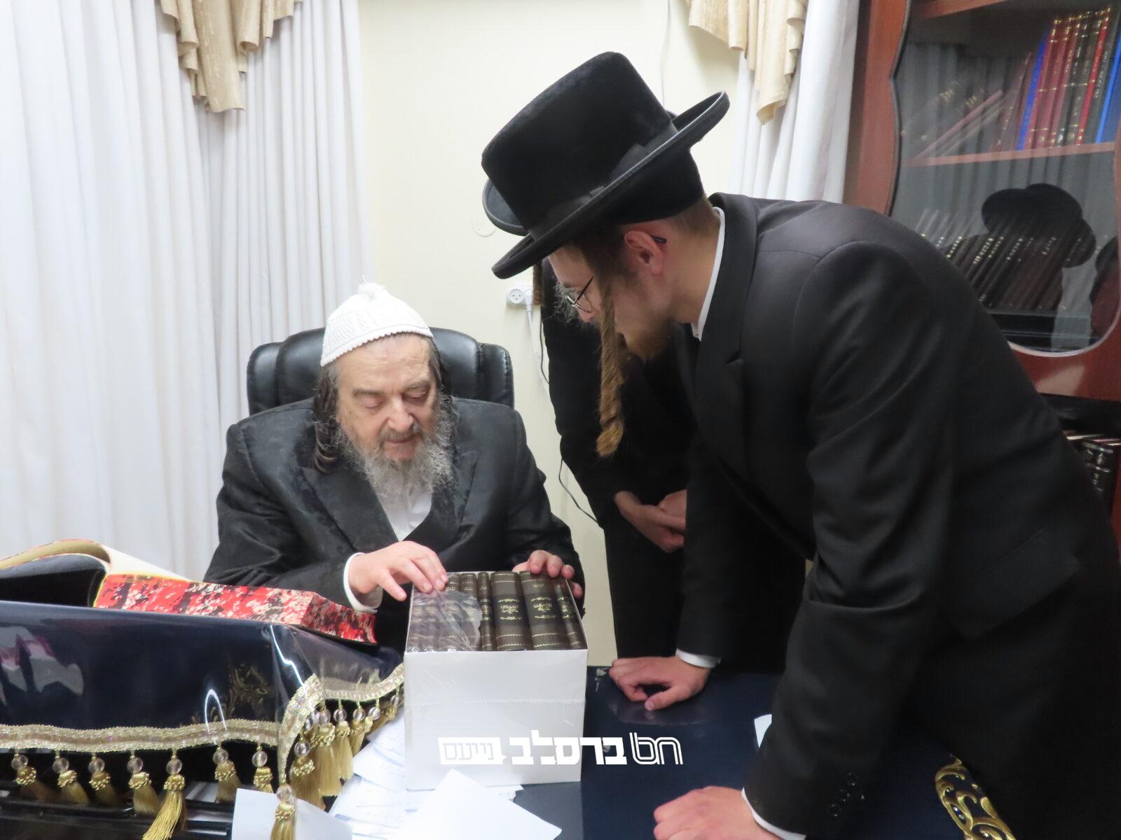 הפצה • יו"ר מכון 'אור הנחל' בביקור במעונו של הגרי"מ שכטער