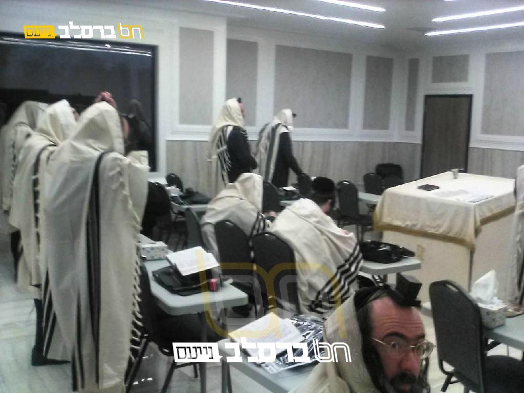 לעיקוואוד • שחרית כותיקין מידי יום בבית המדרש החדש