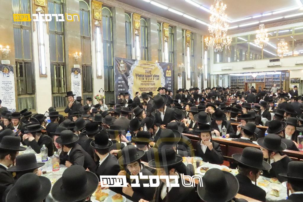 'מורשת הנחל' • מאות בחורים במעמד סיום 'ליקוטי מוהר"ן'