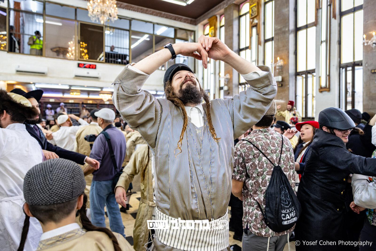 פורים • מקבץ שירי שמחה ושירי התעוררות מחצרות אנ"ש |♪