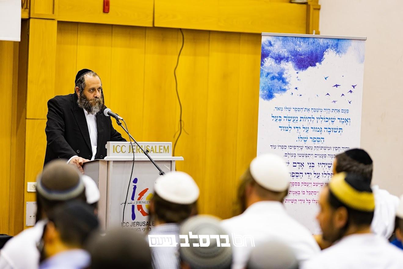 לטייל בתורתו • פאנל מיוחד למתקרבים מציבורים שונים