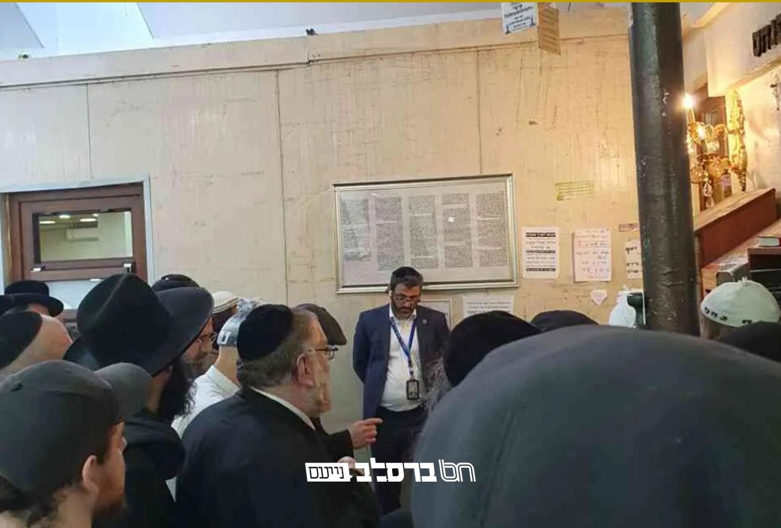אומן • מסע הלויה של הרב בן ציון רוזנפלד |◄